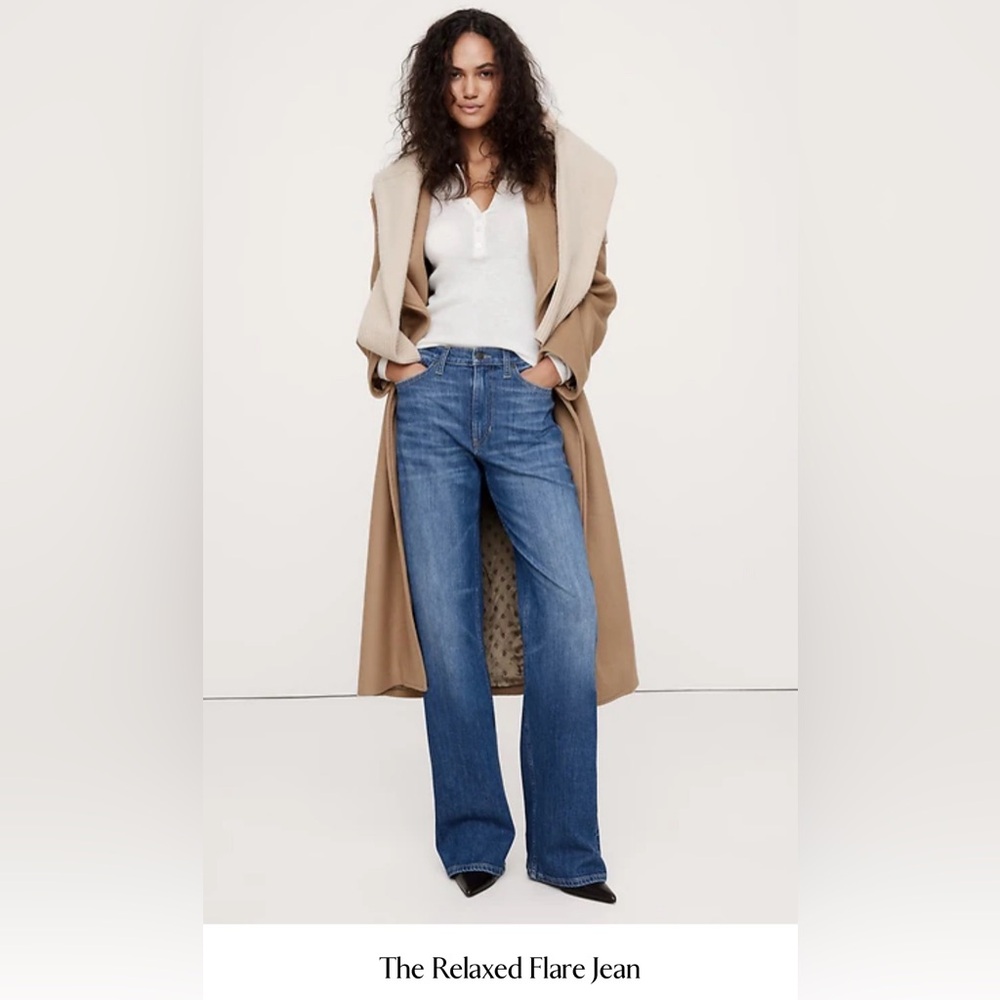 Women’s BR relaxed flare jeans NWT